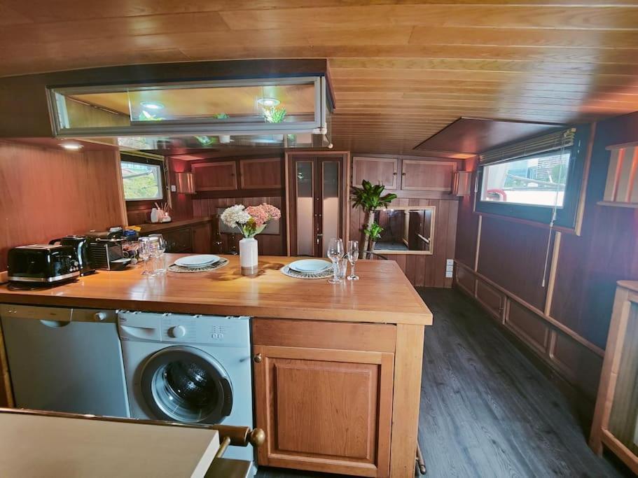 Botel Peniche Relaxant