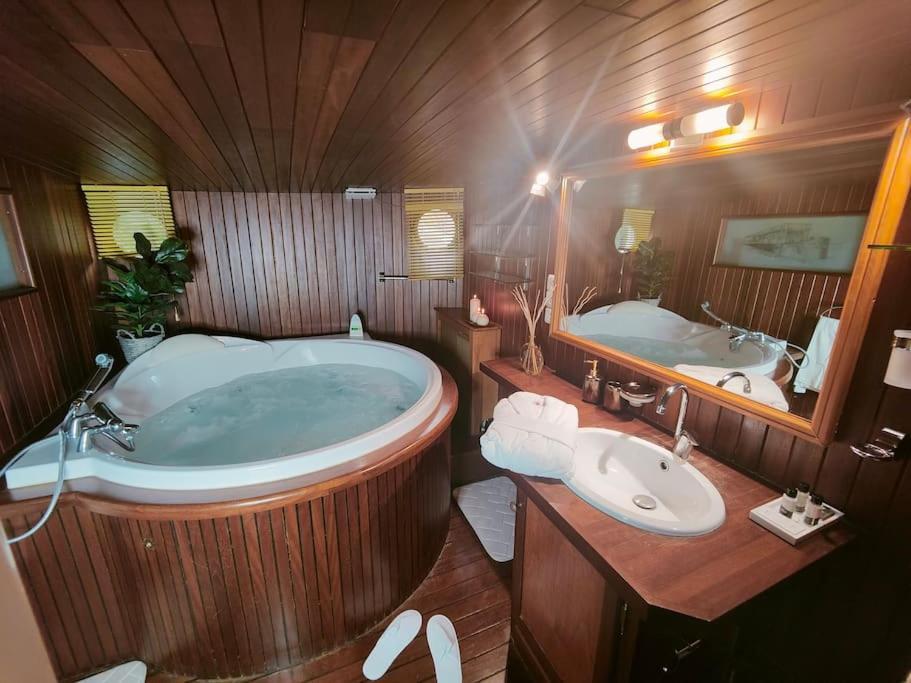 Bateau-hôtel Peniche Relaxant